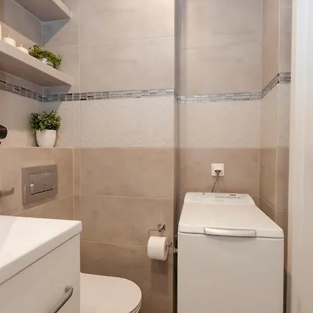 Przechodnia 2 Yellow: Free Parking, Work-friendly, Smart Tv Apartment