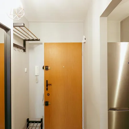 Apartment Przechodnia 2 Yellow: Free Parking, Work-friendly, Smart Tv Warsaw