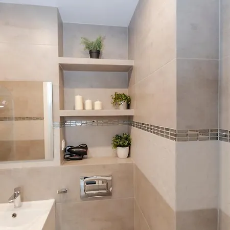 Przechodnia 2 Yellow: Free Parking, Work-friendly, Smart Tv Apartment *