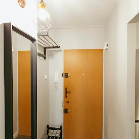 Przechodnia 2 Yellow: Free Parking, Work-friendly, Smart Tv * Warsaw