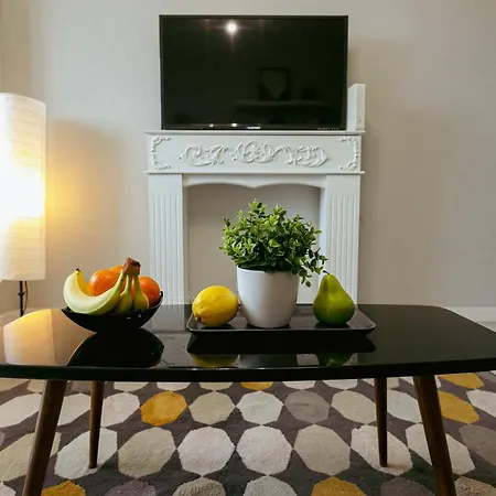 Przechodnia 2 Yellow: Free Parking, Work-friendly, Smart Tv Apartment Warsaw