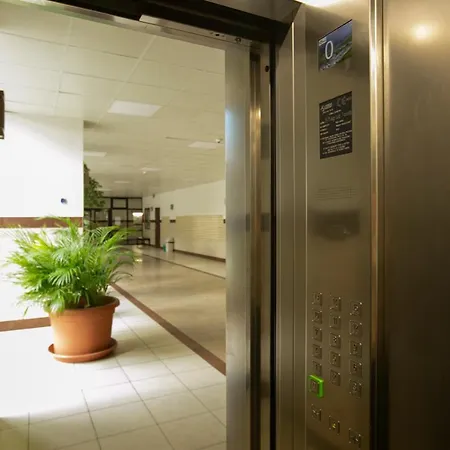 Przechodnia 2 Yellow: Free Parking, Work-friendly, Smart Tv Warsaw