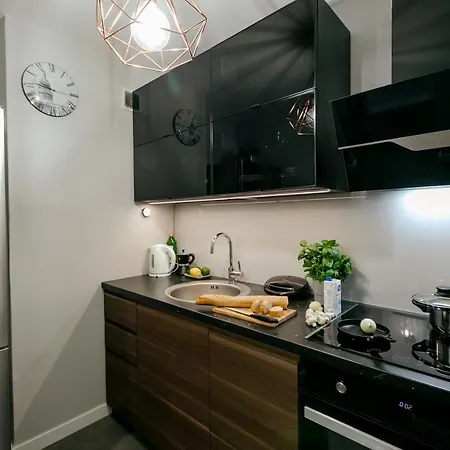 Apartment Przechodnia 2 Yellow: Free Parking, Work-friendly, Smart Tv