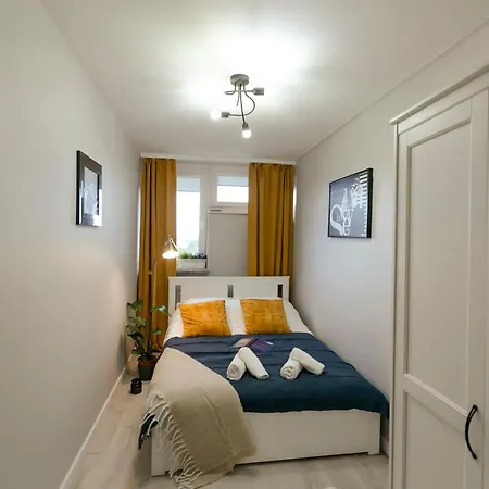 Przechodnia 2 Yellow: Free Parking, Work-friendly, Smart Tv Apartment Warsaw
