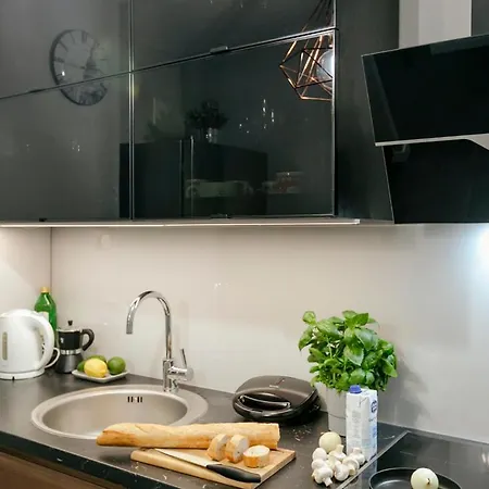 Przechodnia 2 Yellow: Free Parking, Work-friendly, Smart Tv Apartment Warsaw