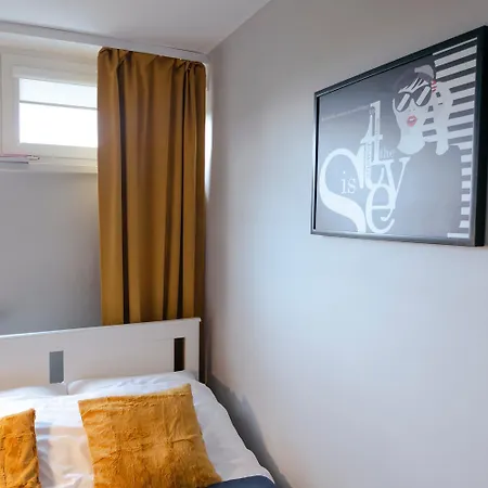 Apartment Przechodnia 2 Yellow: Free Parking, Work-friendly, Smart Tv *