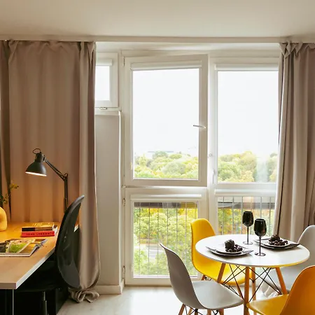 Przechodnia 2 Yellow: Free Parking, Work-friendly, Smart Tv Apartment Warsaw