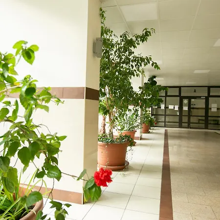 Apartment Przechodnia 2 Yellow: Free Parking, Work-friendly, Smart Tv *