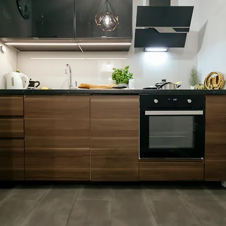 Przechodnia 2 Yellow: Free Parking, Work-friendly, Smart Tv