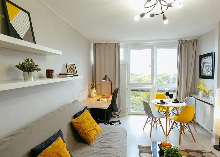 Przechodnia 2 Yellow - Biurko Oraz Wygodny Fotel Do Pracy - Better