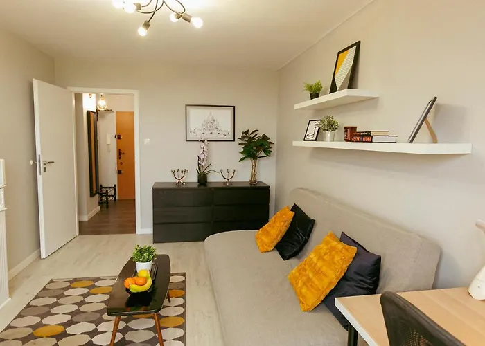 Lejlighed Przechodnia 2 Yellow - Biurko Oraz Wygodny Fotel Do Pracy - Better