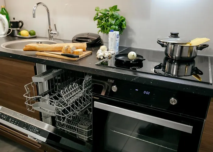 Przechodnia 2 Yellow - Biurko Oraz Wygodny Fotel Do Pracy - Better Warszawa