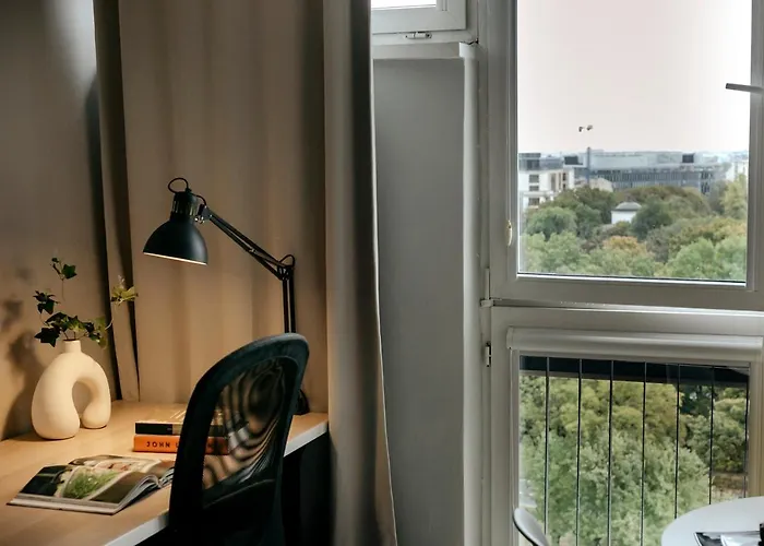 Przechodnia 2 Yellow - Biurko Oraz Wygodny Fotel Do Pracy - Better * Warszawa