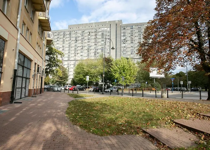 Przechodnia 2 Yellow - Biurko Oraz Wygodny Fotel Do Pracy - Better Lejlighed Warszawa