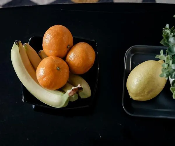 Przechodnia 2 Yellow - Biurko Oraz Wygodny Fotel Do Pracy - Better *