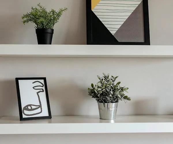 Przechodnia 2 Yellow - Biurko Oraz Wygodny Fotel Do Pracy - Better