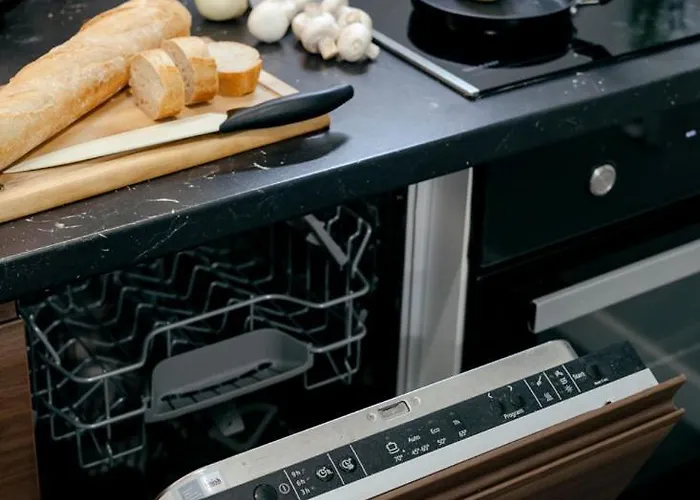 Przechodnia 2 Yellow - Biurko Oraz Wygodny Fotel Do Pracy - Better