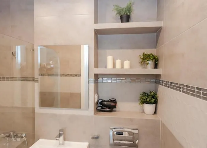 Przechodnia 2 Yellow - Biurko Oraz Wygodny Fotel Do Pracy - Better Lejlighed Warszawa