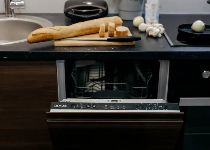 Przechodnia 2 Yellow - Biurko Oraz Wygodny Fotel Do Pracy - Better *