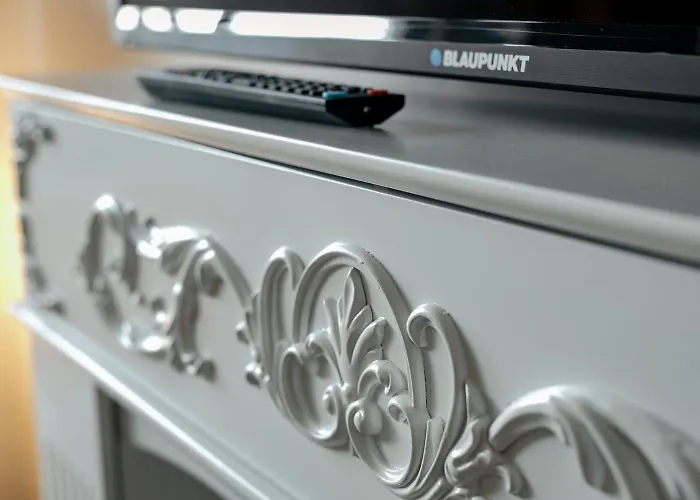 Przechodnia 2 Yellow - Biurko Oraz Wygodny Fotel Do Pracy - Better Lejlighed