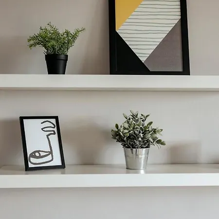 Przechodnia 2 Yellow - Biurko Oraz Wygodny Fotel Do Pracy - Better