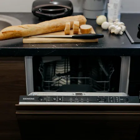 Przechodnia 2 Yellow - Biurko Oraz Wygodny Fotel Do Pracy - Better *