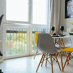 Апартаменты Przechodnia 2 Yellow - Biurko Oraz Wygodny Fotel Do Pracy - Better *